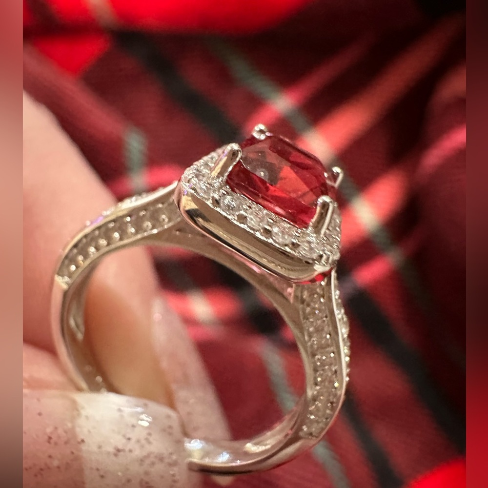 NIB Sz7 emerald cut Ruby and white topaz new